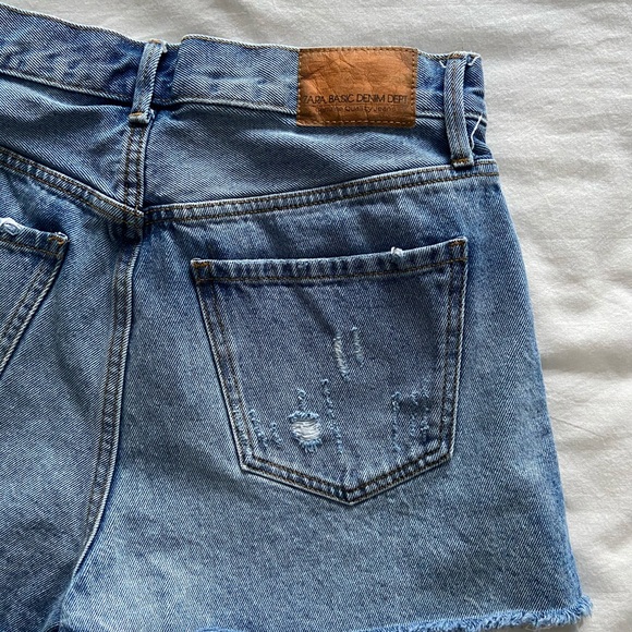 High waisted shorts - Picture 3 of 3